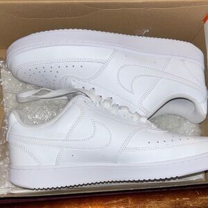 Nike Women’s Zoom Winflo